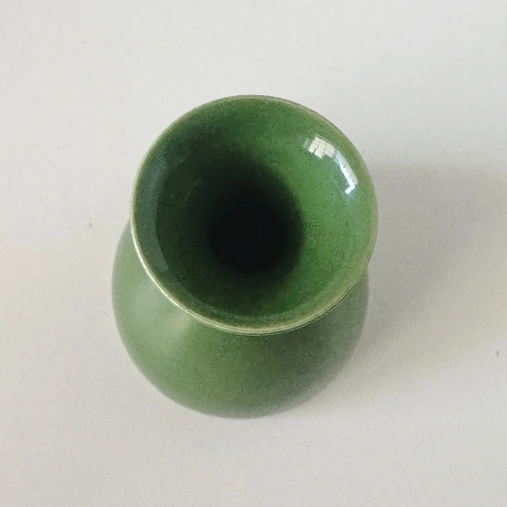 Material Good Little Shirley Vase “BASIL” - Picture 2 of 11